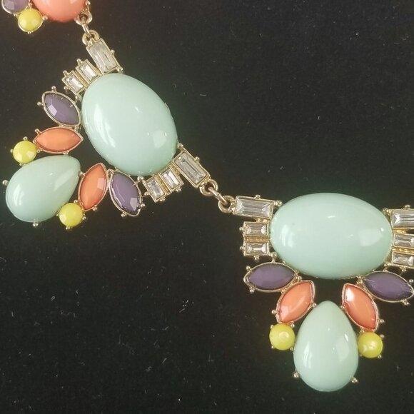 Gold Tone Fashion Bib Necklace 18" Green Pastel Statement Cluster - Picture 2 of 4